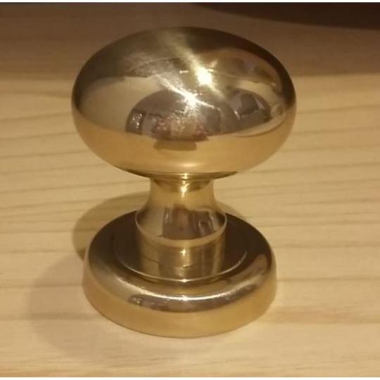 arieni uchytka gombik elegantny dverovy zlaty klasicky otvaranie posuvne dvere nabytok gombik uchytka leskly velky vila zamocka.jpg